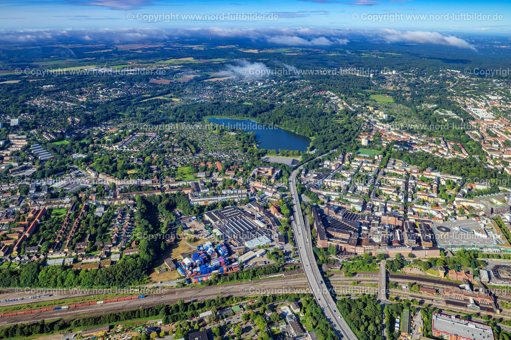 Hamburg Harburg Außenmühlenteich_ELS_4608280823 | HAMBURG 28.08.2023 Uferbereiche am Seegebiet des "Außenmühlenteich" im Ortsteil Wilstorf in Hamburg, Deutschland. // Riparian areas on the lake area of "Aussenmuehlenteich" in the district Wilstorf in Hamburg, Germany. Foto: Martin Elsen
