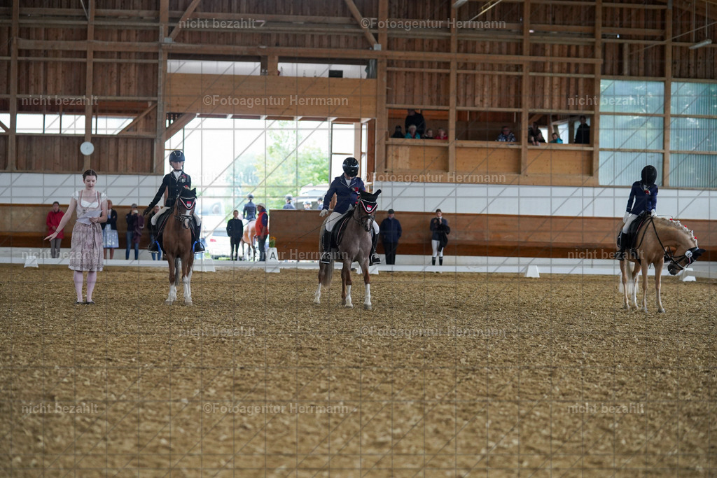 FAH09369 | Turnierbilder, Reitsportfotos, LAPO, Landesponyturnier, Turnierfotografen Bayern