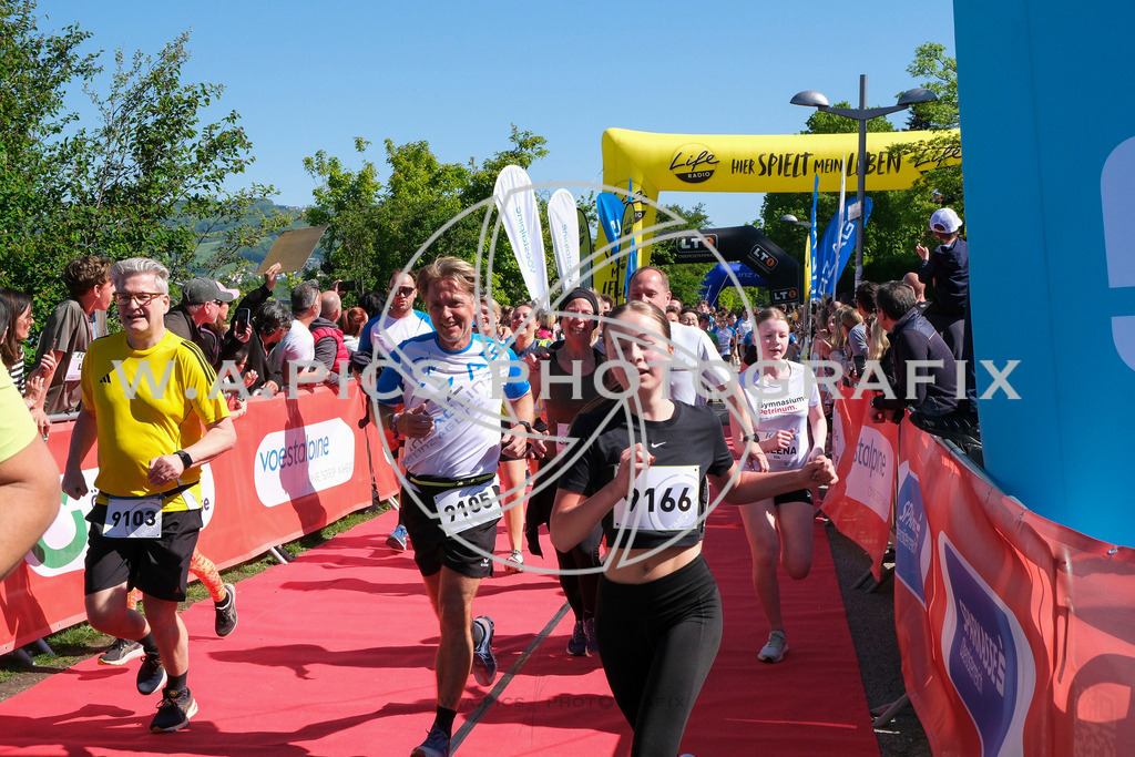 ..... | LINZ,AUSTRIA,27.April 24, Int. 3 Brückenlauf Linz  , Image shows: Photo: WAPICS / Michael ring