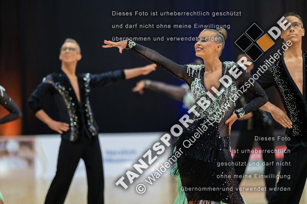 20230513-10039 | Hier finden Sie Tanz Bilder vom Latein und Standard Formationen tanzen. Sportbilder vom Tanzsport. Schöne Fotos und von Weltmeisterschaft, Europameisterschaft, Bundesliga, Regionalliga, Oberliga und Landesliga sowie von GOC Stuttgart, DanceComp, WM Bremen
