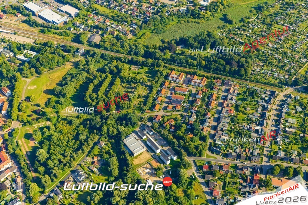 Schrägluftbild  Ribnitz Klosterwiese  Ribnitz-Damgarten - Das Luftbild wurde 2025 vom UL-Flugzeug heraus erstellt (ohne Drohne- keine Drohnenaufnahme ) - Hochauflösende Luftaufnahme -Nicht vergleichbar mit Google Maps oder Satelittenbilder- Die Geschenkidee !Mit Lizenz und Bildrechte bestellbar