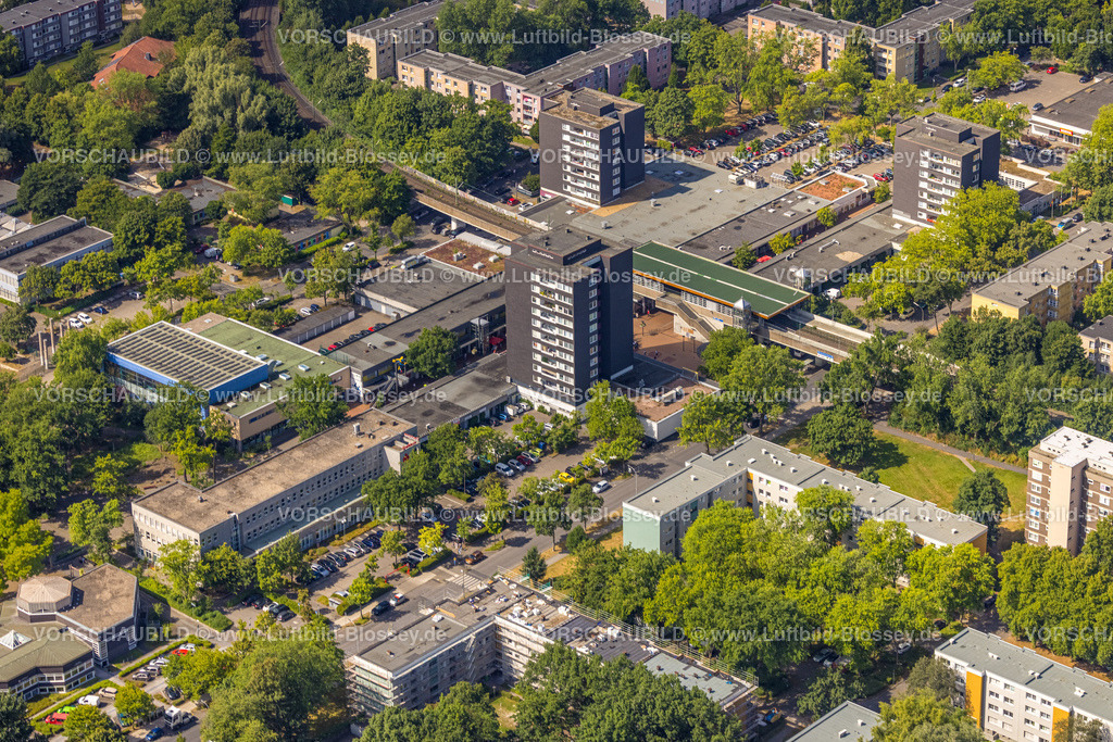 Dortmund220704084 | Luftbild, Hochhaussiedlung, Zentrum mit Hallenbad, Scharnhorst-Ost, Dortmund, Ruhrgebiet, Nordrhein-Westfalen, Deutschland