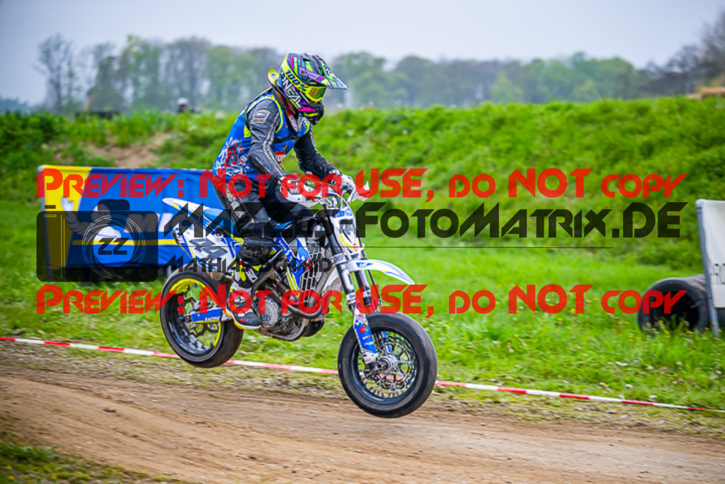 MaZZes_FotoMatrix_230507_7546 | UE40