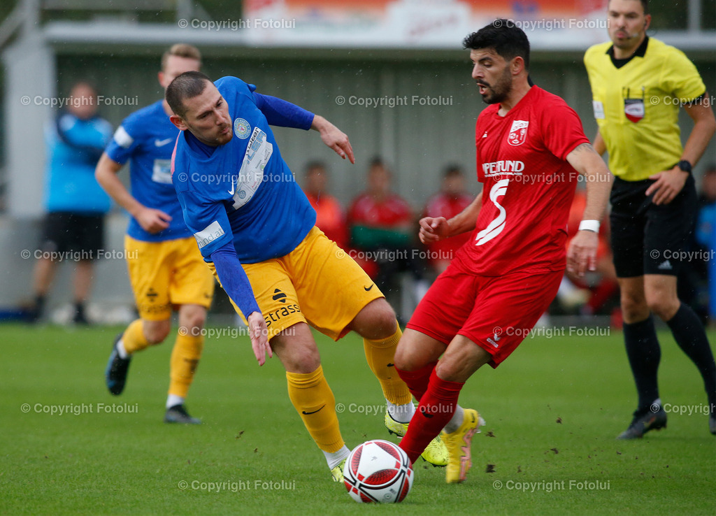 A_LUI_100922_02 | SPORT,FUSSBALL,LT1 OOE LIGA 10.09.2022 ASKOE OEDT-SPORTUNION SANKT MARTIN IM BILD: BUENYAMIN KARATAS (OEDT) UND (MANUEL PICHLER ST.MARTIN) FOTO:FOTOLUI