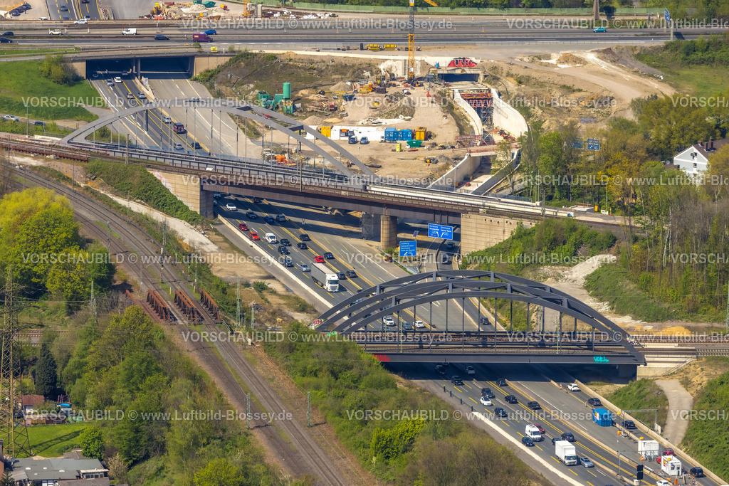 Herne230403341Ost | Luftbild, Autobahnkreuz Herne mit Eisenbahnbrücke, Autobahn A43, Baustelle und Neubau, Baukau, Herne, Ruhrgebiet, Nordrhein-Westfalen, Deutschland