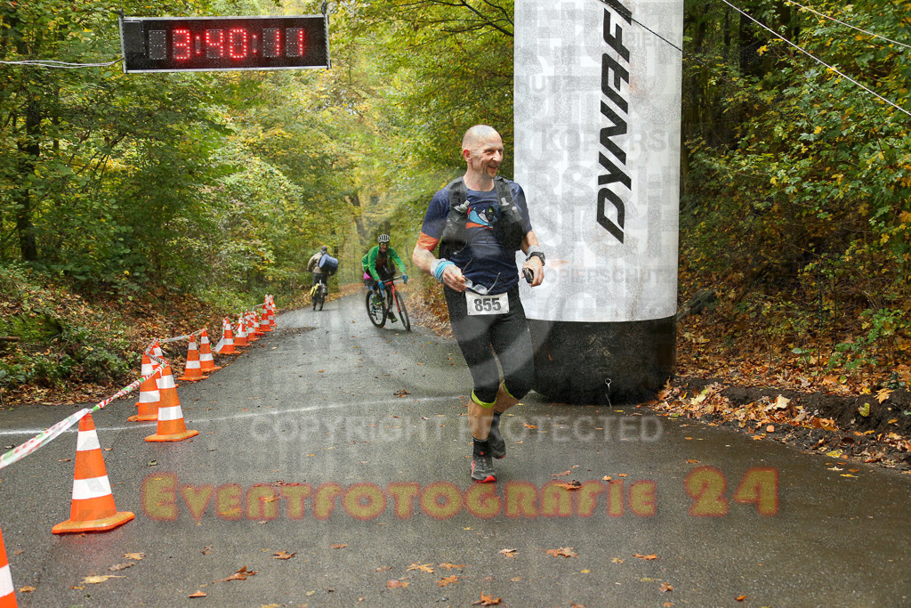 241027_1040_EX1_3847 | Sportfotografie im Rhein-Sieg Kreis, Köln, Bonn, NRW, Rheinland Pfalz, Hessen, etc. Unser Tätigkeitsfeld umfasst den Laufsport vom Volkslauf über den Marathon, Duathlon, Triathon bis zum Ultralauf wie Kölnpfad Ultra oder Schindertrail.