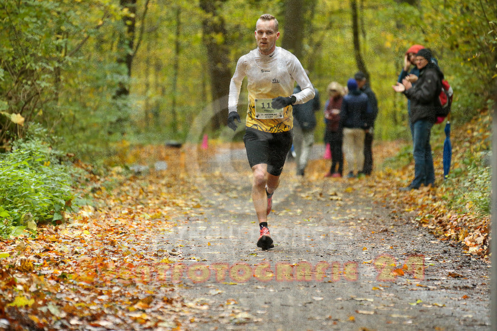 251026_1159_EX1_9822 | Sportfotografie im Rhein-Sieg Kreis, Köln, Bonn, NRW, Rheinland Pfalz, Hessen, etc. Unser Tätigkeitsfeld umfasst den Laufsport vom Volkslauf über den Marathon, Duathlon, Triathon bis zum Ultralauf wie Kölnpfad Ultra oder Schindertrail.