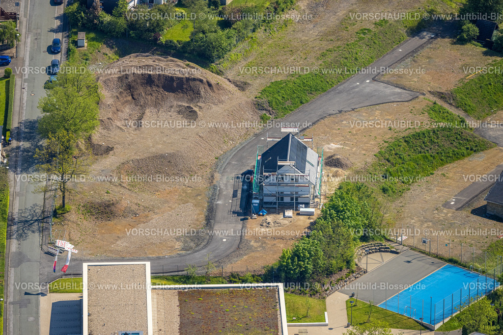 Meschede230500697 | Luftbild, Baustelle An Klocken Kapelle und St. Walburga-Realschule, Meschede-Stadt, Meschede, Sauerland, Nordrhein-Westfalen, Deutschland