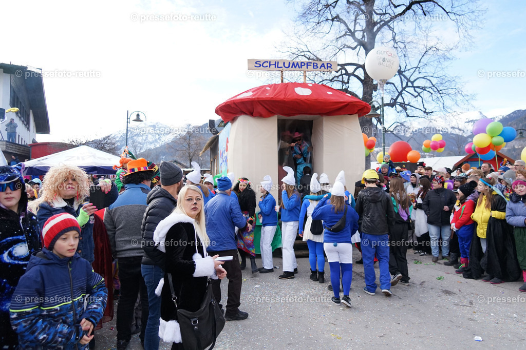 news-2023-Feb11-Fasching-Weissenbach-DSC02119 | Info aus dem Bezirk Reutte/Ausserfern Tirol sowie eine umfangreiche Bilddatenbank über die gesamte Region: Lechtal, Talkessel Reutte, Tannheimertal, Zwischentoren. Lech, Plansee, Zugspitze, Grenztunnel, B179, Fernpassstraße, Verkehr, Lawinen, Tradition, - Realisiert mit Pictrs.com