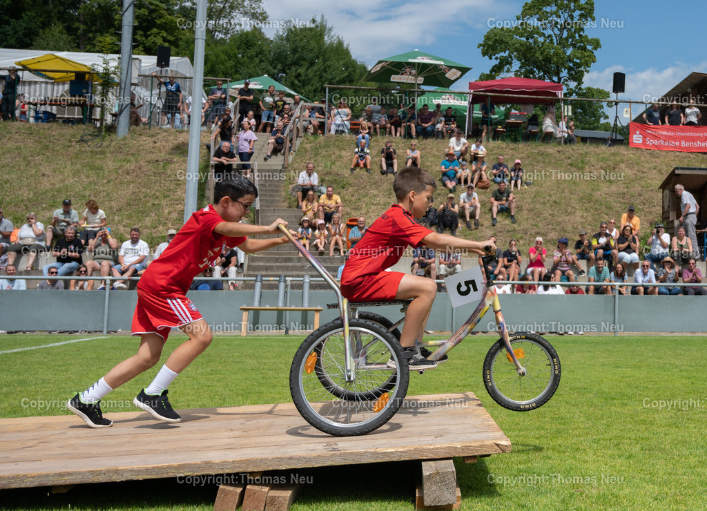 DSC_6420 | bli, Wintrerkasten ,Scheeserennen 2025, schnell unterwegs waren Pascal Gehron und Noah Bechtel,  Bild: Thomas Neu