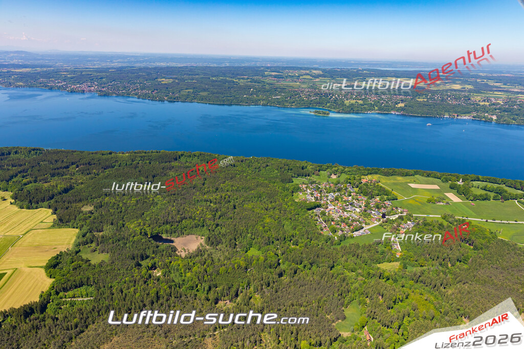 Aktuelles Luftbild von Allmannshausen Berg - Die Luftaufnahme wurde 2021 mittels UL-Flugzeug erstellt ( keine Drohne ) - hochauflösende Kamera-Systeme von  Canon -Beste Qualität - Für grossformatige Ausdrucke geeignet. Die Geschenkidee !