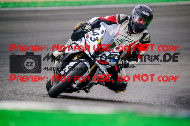 MaZZes_FotoMatrix_240614_6007705_2-64 | ROT