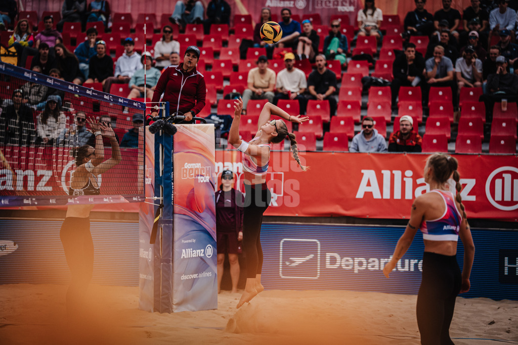 Beachvolleyball | Frauen | Allianz German Beach Tour 2025 | Tourstop Berlin | 22.08.2025 | Mila Jancar beim Angriff