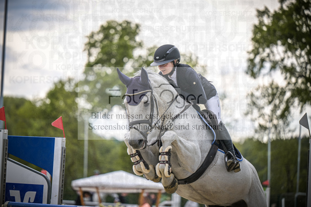 DOS_2317 | Entdecke hochwertige Reitturnierfotos von Foto Oger. Professionell, emotional und authentisch – jetzt Lieblingsmomente im Shop bestellen.Deutschlandweite Turnierfotografie. - Realisiert mit Pictrs.com
