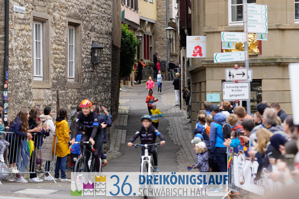 AOK Junior Cup 400m | 3Königslauf 2022 AOK Junior Cup 400m - Realisiert mit Pictrs.com