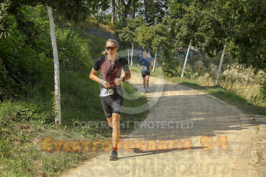 250824_1446_EX1_7530 | Sportfotografie im Rhein-Sieg Kreis, Köln, Bonn, NRW, Rheinland Pfalz, Hessen, etc. Unser Tätigkeitsfeld umfasst den Laufsport vom Volkslauf über den Marathon, Duathlon, Triathon bis zum Ultralauf wie Kölnpfad Ultra oder Schindertrail.