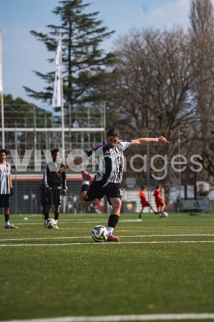 juv_lut_fmachado-0134 | Images from the Juniors B match between Juventus Academy and FC Lutry, played on 18 March 2026 in Lutry, Switzerland, featuring players, coaching staff and match action throughout the game.