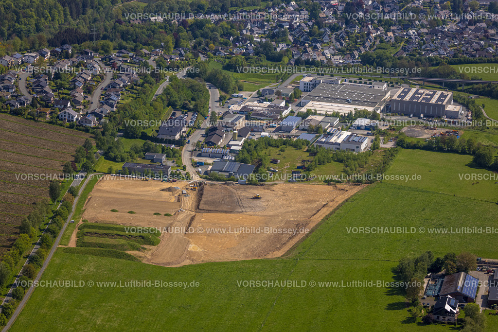 Olsberg240503095 | Luftbild, Baustelle Zum Hohlen Morgen, Gewerbegebiet mit HSK Duschkabinenbau KG, Gevelinghausen, Olsberg, Sauerland, Nordrhein-Westfalen, Deutschland