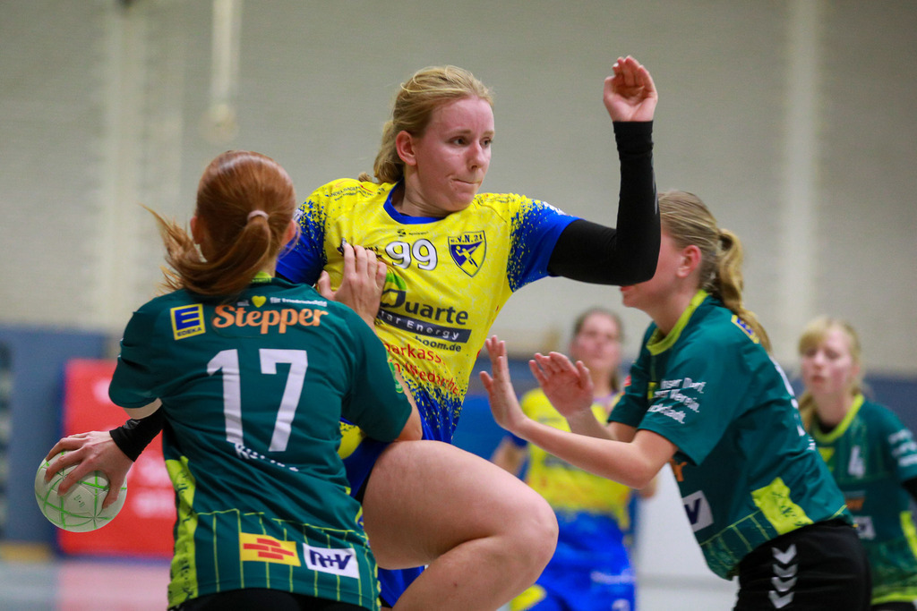 SVN_ SVFriedrichsfeld_141224_041 | Bildergalerie von Sport-Ereignissen aber auch von weiteren spannenden Dingen - nicht nur vom Niederrhein. In Anlehnung an den bekannten Spruch von Hanns Dieter Hüsch heißt das Motto: "Niederrhein ist überall".  - Realisiert mit Pictrs.com