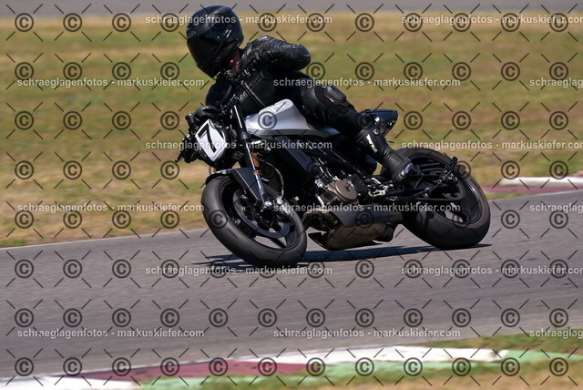26bt04-1395 | markuskiefer.com - Realisiert mit Pictrs.com