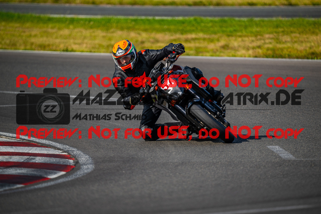 MaZZes_FotoMatrix_240724_6007705_2-615 | ROT