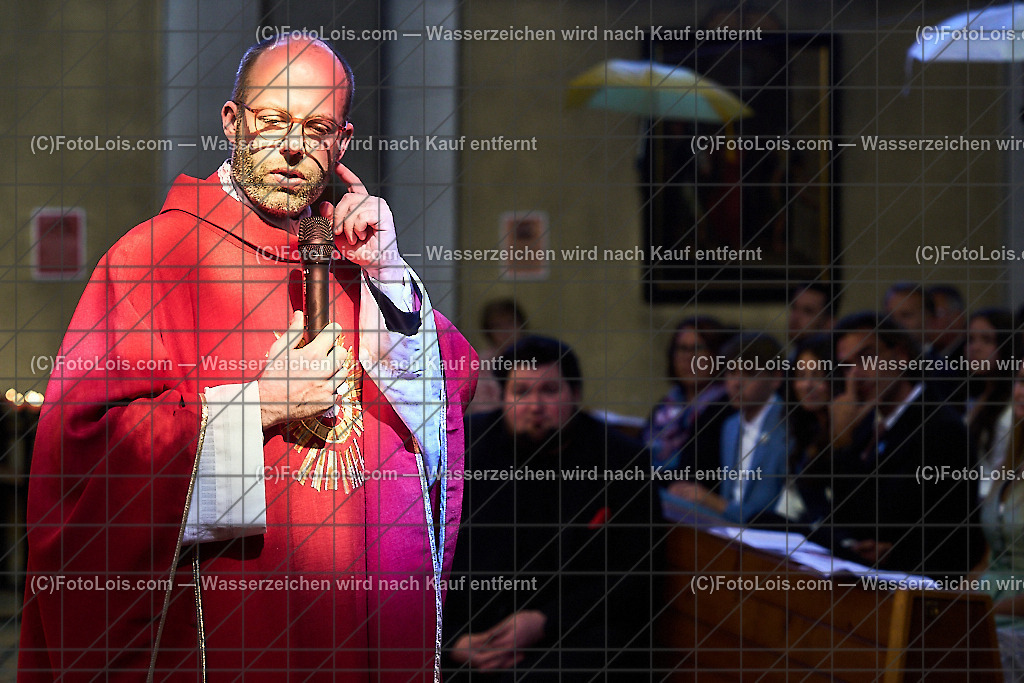 ALP0684_PfarrFirmung Wieselburg_Generalvikar Weiss_Peckerl | (C)FotoLois.com, Alois Spandl, Firmung in der Pfarrkirche Wieselburg mit Generalvikar Dr. Christoph Weiss, Dechant Pfarrer Daniel Kostrzycki und Monignore Franz Dammerer, Sa 15. Juni 2024.