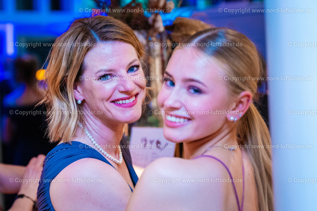 Stader Ballnacht_ELS_4076070326 Kopie | Luftbilder aus Norddeutschland. Die große Luftbild Bilddatenbank von Sylt, Amrum, Föhr, Büsum, Cuxhaven, Hamburg, Bremen, Bremerhaven, Cuxhaven, Langeoog, Norderney, Borkum, Emden, Nordsee, Ostsee, Flensburg, Kiel, Stralsund, Rostock, Darß, Rügen, Usedom