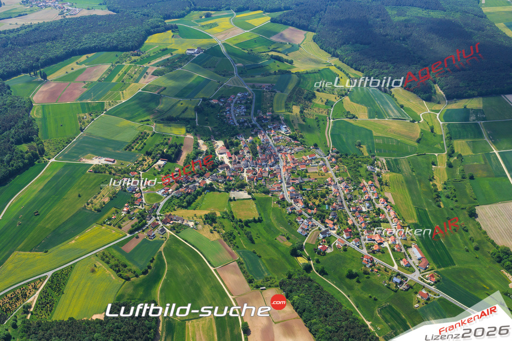 Luftbild von Kirchaich Oberaurach - Luftaufnahme wurde 2015 von https://frankenair.de mittels Flugzeug (keine Drohne) erstellt - die Geschenkidee
