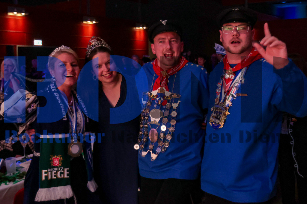 SES_GROBOKA20250208-123 | bond - Realisiert mit Pictrs.com