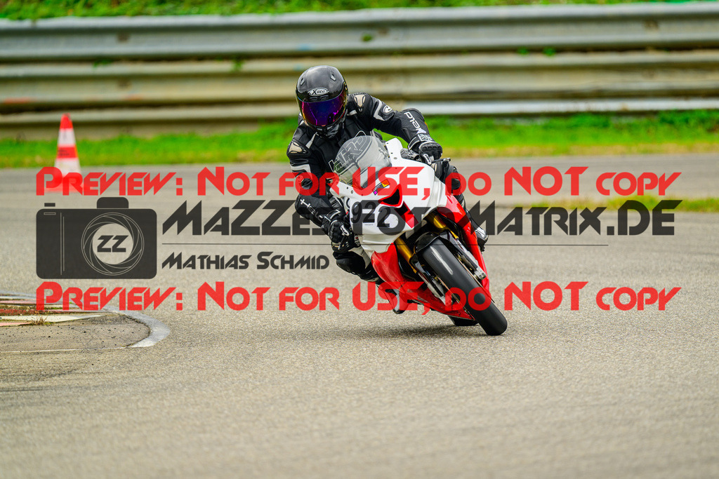 MaZZes_Fotomatrix_20241002_6007705_8628 | GELB