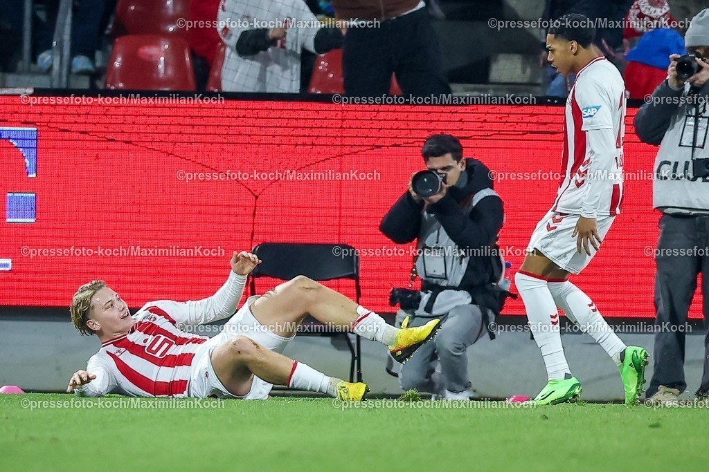 1FC04022601080 | 04.02.2026, Fußball, UEFA Youth League, U19 1. FC Köln - Inter Mailand, Sechzehntelfinale, RheinEnergie-STADION, Saison 2025 2026: Torjubel nach dem Tor zum 1:1 durch Torschütze Fynn Schenten (U19 FC Köln #09)    DFB regulations prohibit any use of photographs as image sequences and or quasi-video.