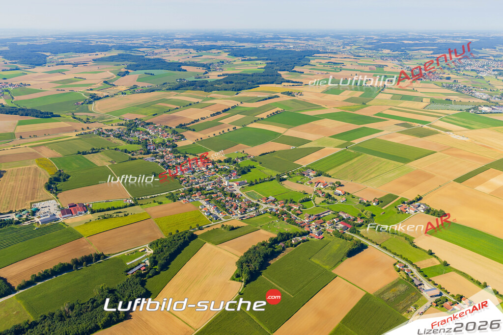 Schöne Luftaufnahme als Geschenk in Osterham Laberweinting - Die Luftbildaufnahme wurde 2025 vom UL-Flugzeug heraus erstellt ( keine Drohne ) - Hochauflösende Luftaufnahme -Nicht vergleichbar mit Google Maps oder Satelittenbilder- Die Geschenkidee !Mit Lizenz und Bildrechte bestellbar