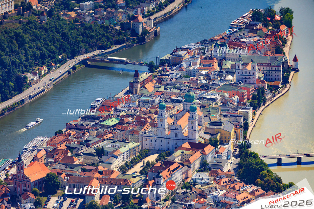 Die Luftaufnahme St Paul - Passau wurde 2017 mittels Flugzeug (keine Drohne) erstellt. Perfekte Schärfe und Druck- Auflösung- Garantiert!
