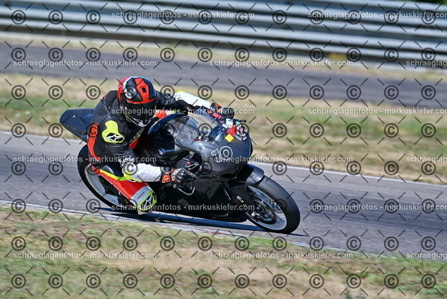 26bt04-0060 | markuskiefer.com - Realisiert mit Pictrs.com