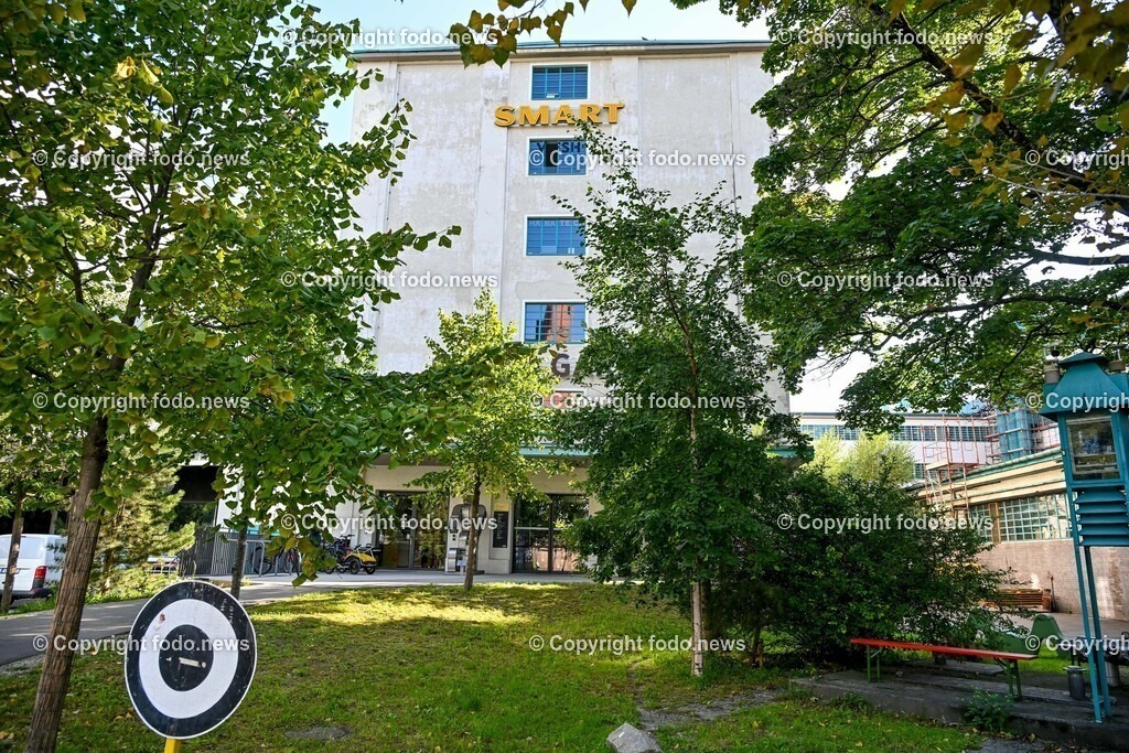 Linz_ Tabakfabrik Linz_ 12.08.2025-5 | 12.08.2025, LINZ, AUT, Tabakfabrik Linz, im Bild Themenbild, Tabakfabrik Linz, Moderne Base, Kreativzentrum, Linz, Oberoesterreich, Architektur, Industriekultur, Innovation, Co-Working, Start-ups, Kunst, Design, Digitalisierung, Veranstaltungen, Ausstellungen, Urbaner Raum, Netzwerken, Makerspace, Gruenderszene, Community, Transformation, Begegnungsort, Kreativwirtschaft, Zukunftsprojekt, Denkfabrik, Grand Garage, Symbolbild, Feature