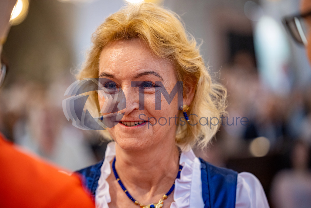 Trainproduction-20240519-1 | Firmung Klagenfurt-Dom 19.05.2024 10:30 Uhr