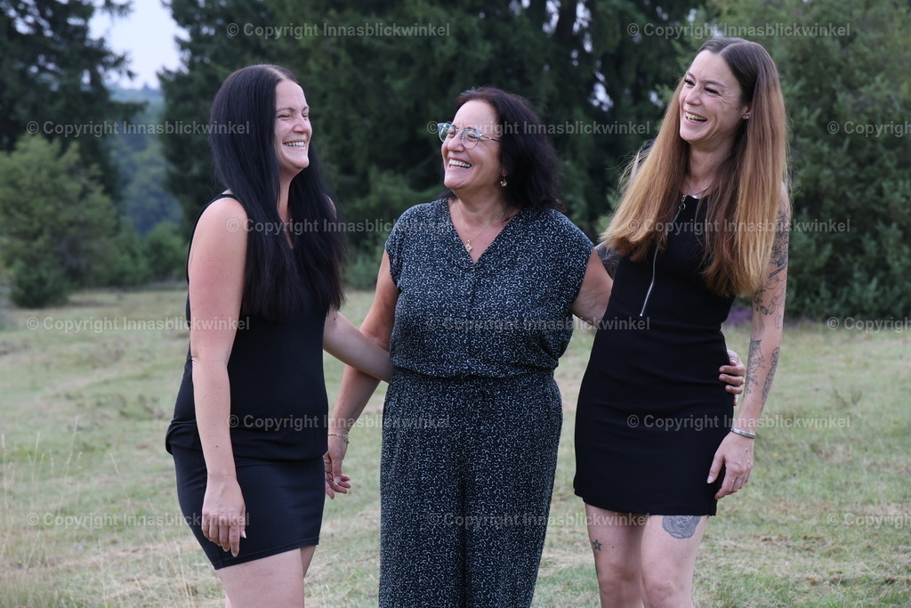 12 | Outdoor Fotografie. Kinder- Familien und Portraitfotografie. Natürliche lebendige Fotos draußen an einer Location deiner Wahl. 
