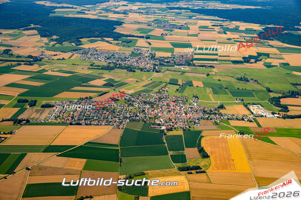 Das Luftbild zeigt :  Egweil - Die Luftaufnahme wurde 2024 vom UL-Flugzeug aus erstellt ( keine Drohne ) - Hochauflösende Luftaufnahme - Für grossformatige Ausdrucke geeignet. Die Geschenkidee !Mit Lizenz und Bildrechte bestellbar