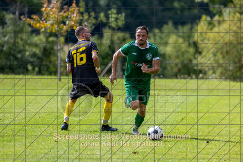 20250831_160626_0039 | #,TSV Ottenbach (gelb) vs. KSG Eislingen (grün), Fussball, Kreisliga A3 - Bezirk Neckar/Fils, 02. Spieltag, Saison 2025/2026, Rasensportplatz Nebenplatz, Im Buchs, 73113 Ottenbach, 31.08.2025 - 15:00 Uhr,Foto: PhotoPeet-Sportfotografie/Peter Harich