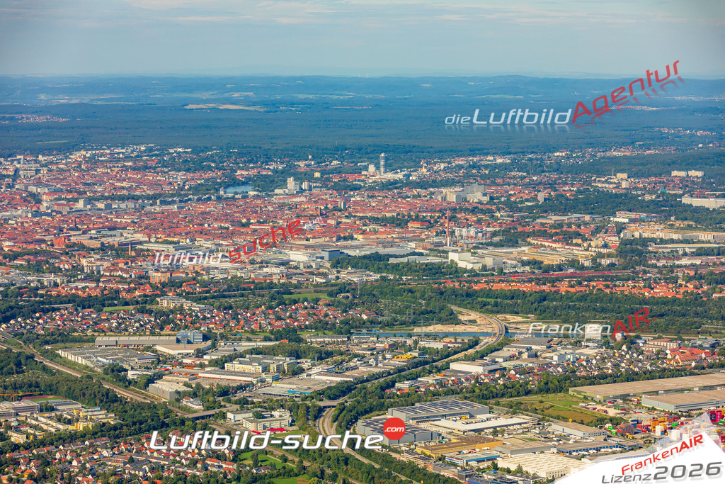 Luftaufnahme der Stadt Nürnberg - Die Luftaufnahme wurde 2025 vom UL-Flugzeug heraus erstellt ( keine Drohne ) - Hochauflösende Luftaufnahme - für professionelle Ausdrucke geeignet. Die Geschenkidee !Mit Lizenz und Bildrechte bestellbar
