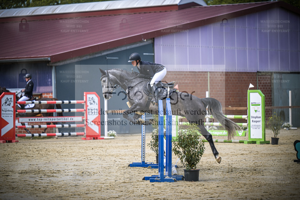 DOS_6677 | Entdecke hochwertige Reitturnierfotos von Foto Oger. Professionell, emotional und authentisch – jetzt Lieblingsmomente im Shop bestellen. - Realisiert mit Pictrs.com