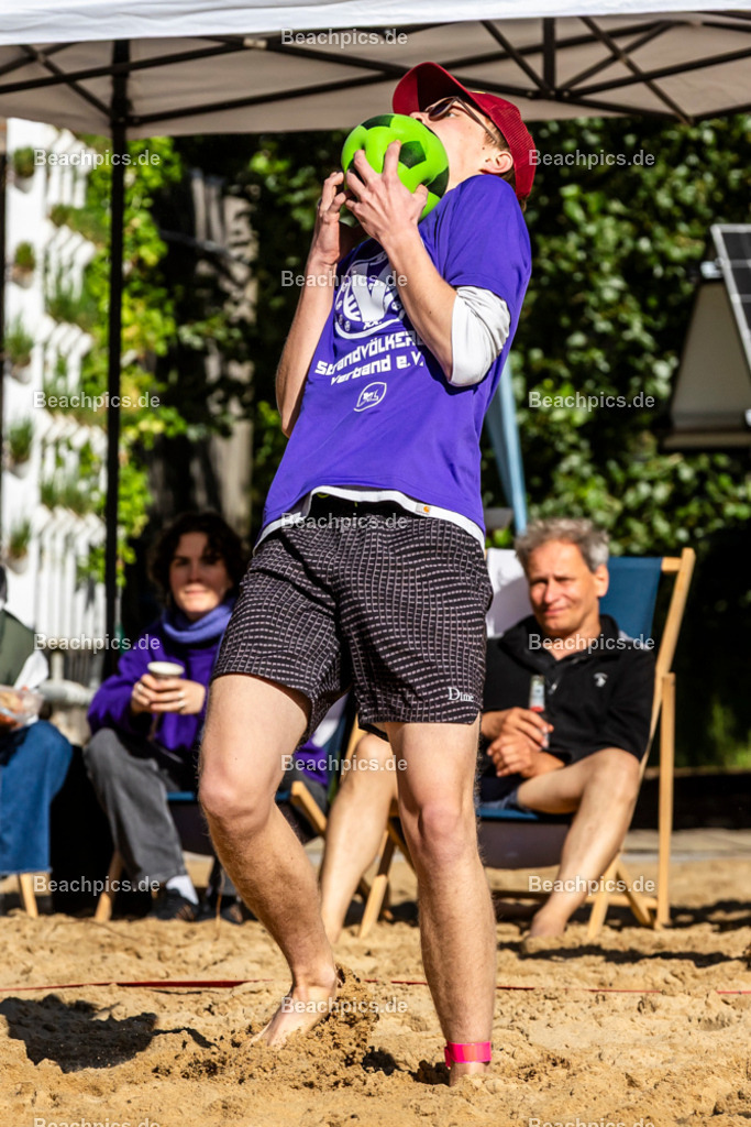 2025-200081361-Strandvölkerball-WM_1 |  23.08.2025; Berlin Foto: Gerold Rebsch - www.beachpics.de
