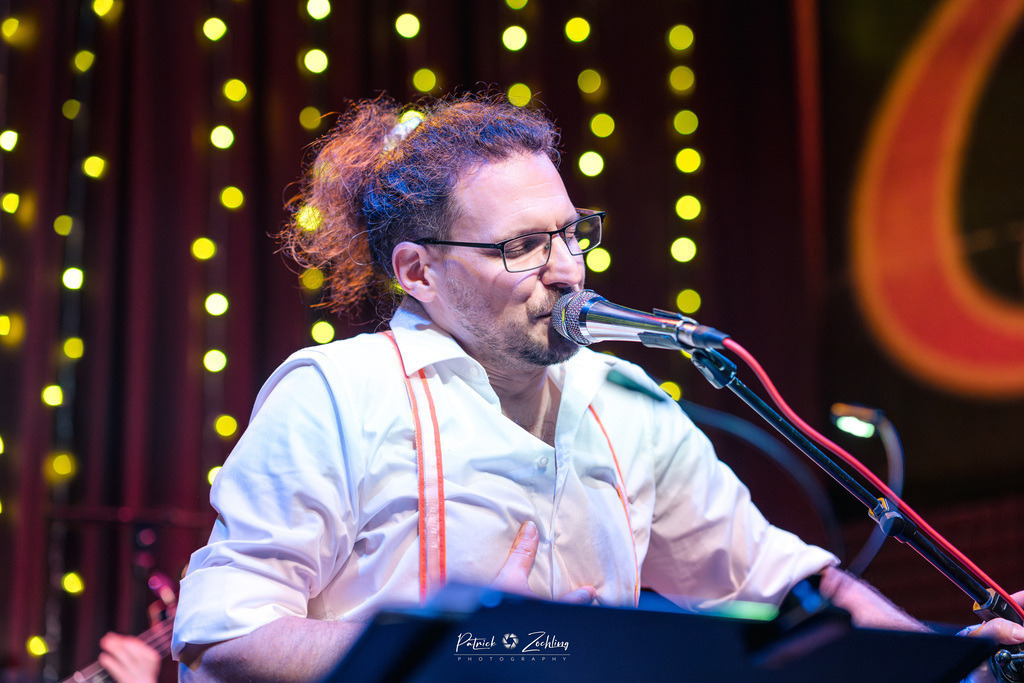 HopOn-Zöchling (57 von 104) | Mein Name ist Patrick Zöchling. Auf dieser Website siehst Du meine Projekte als Fotograf und kannst Dir Deine Fotos in Galerien ansehen und herunterladen. Über einen Webshop kannst Du Bilder ausarbeiten, auf T-Shirt drucken usw. - Realisiert mit Pictrs.com
