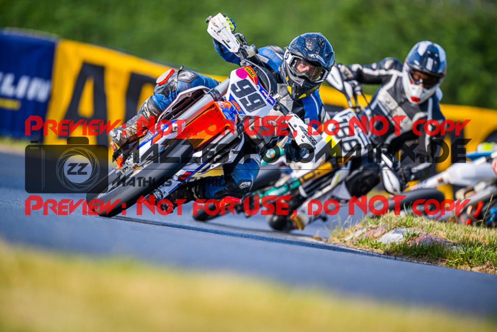 MaZZes_FotoMatrix_220528_4417 | Fotograf Mathias Schmid
Sportfotograf,
Eventfotograf,
Hochzeitsfotograf,
Portraitfotograf