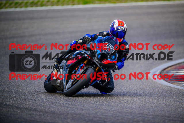 MaZZes_FotoMatrix_240911_6007705_4640 | GELB