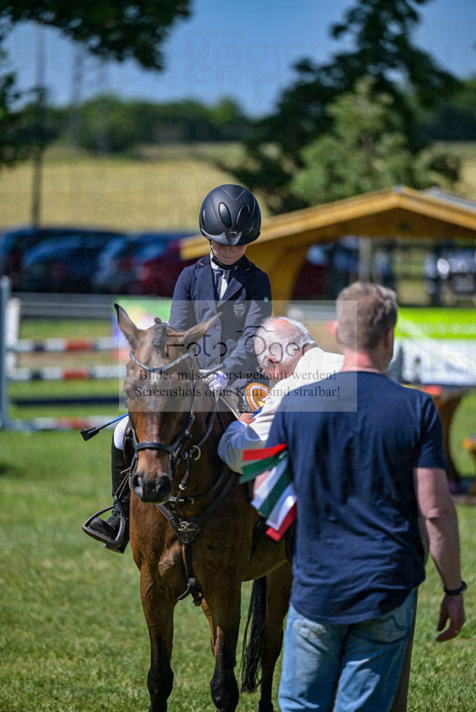 Reitturnier Voxtrup | Entdecke hochwertige Reitturnierfotos von Foto Oger. Professionell, emotional und authentisch – jetzt Lieblingsmomente im Shop bestellen.Deutschlandweite Turnierfotografie. - Realisiert mit Pictrs.com