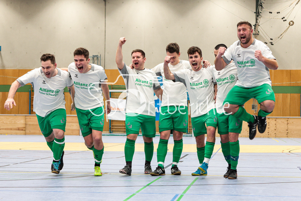 Maerbraeu-Cup BC Aichach II | Mauerbach juebet ueber den Sieg im Finale gegen den TSV Sielenbach