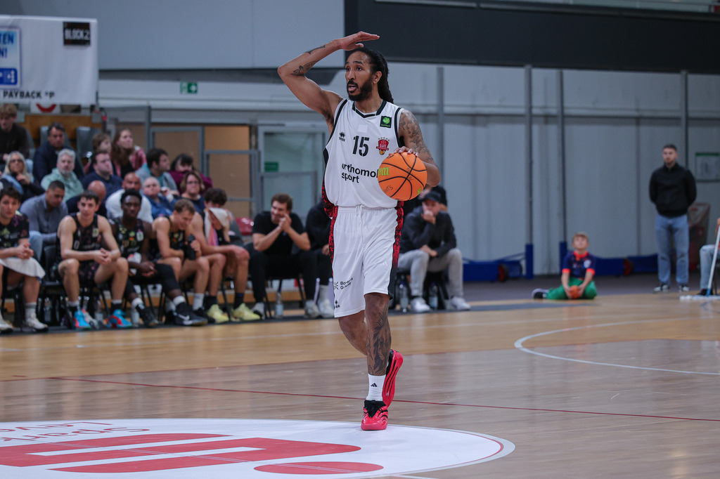 Pro A BAYER GIANTS vs Uni Baskets Münster-85 | Fotos von Basketballspielen aus dem Raum NRW fotografiert von Gero Mueller-Laschet und Daniel Schaefer - Realisiert mit Pictrs.com