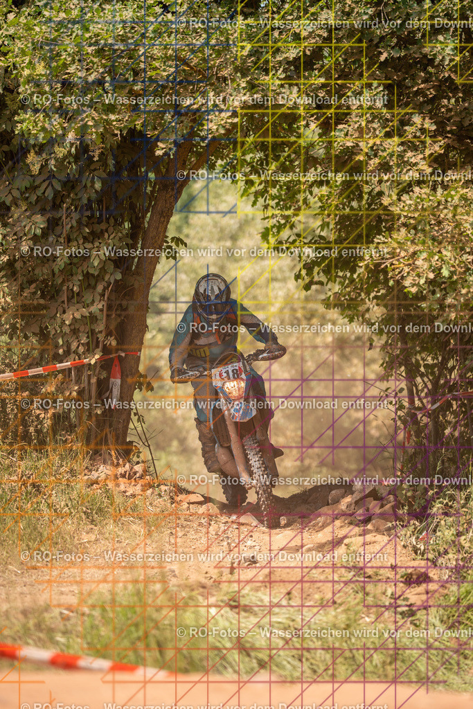 Wolfshausen 5 Lauf -783 | Sportfotografie von RO-Fotos: Motorsport, Motocross, Enduro, Laufveranstaltungen und Triathlon. Professionelle Fotos von Sportlern und Events. - Realisiert mit Pictrs.com