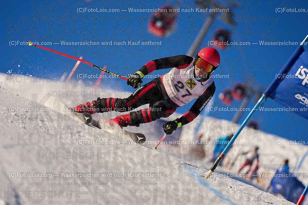 ALP2572_MASTERS-Cup_GS-B Herrn_Sonnleitner Franz | (C)FotoLois.com, Alois Spandl. FIS Masters-Cup Wildschönau, Giant Slalom auf der Piste Schatzberg GS, Siegerehrung auf dem Dorfplatz Niederau, Sa 13. Januar 2024.